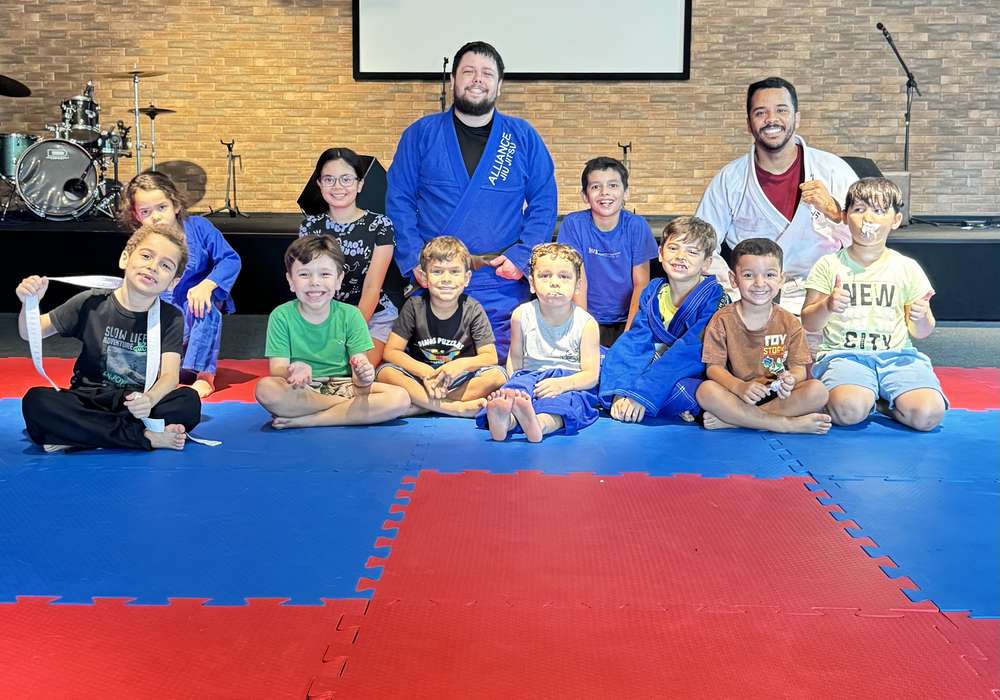 Turma infantil do Tatame Transformador